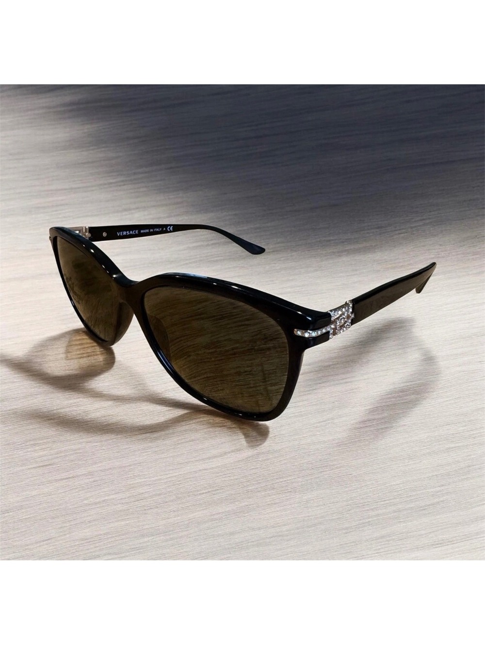 Women's Versace Made In Italy Designer Sunglasses With Original Case